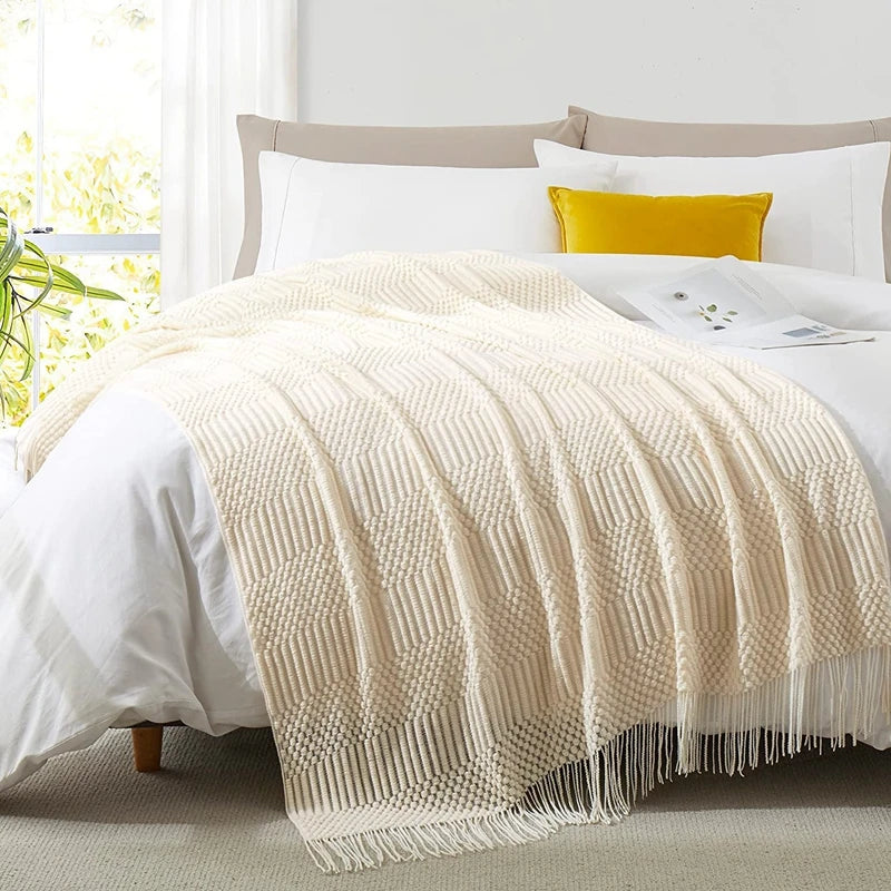 Cozy White Boho Chunky Knit Throw Blanket - Luxuriously Soft & Travel-Friendly 3