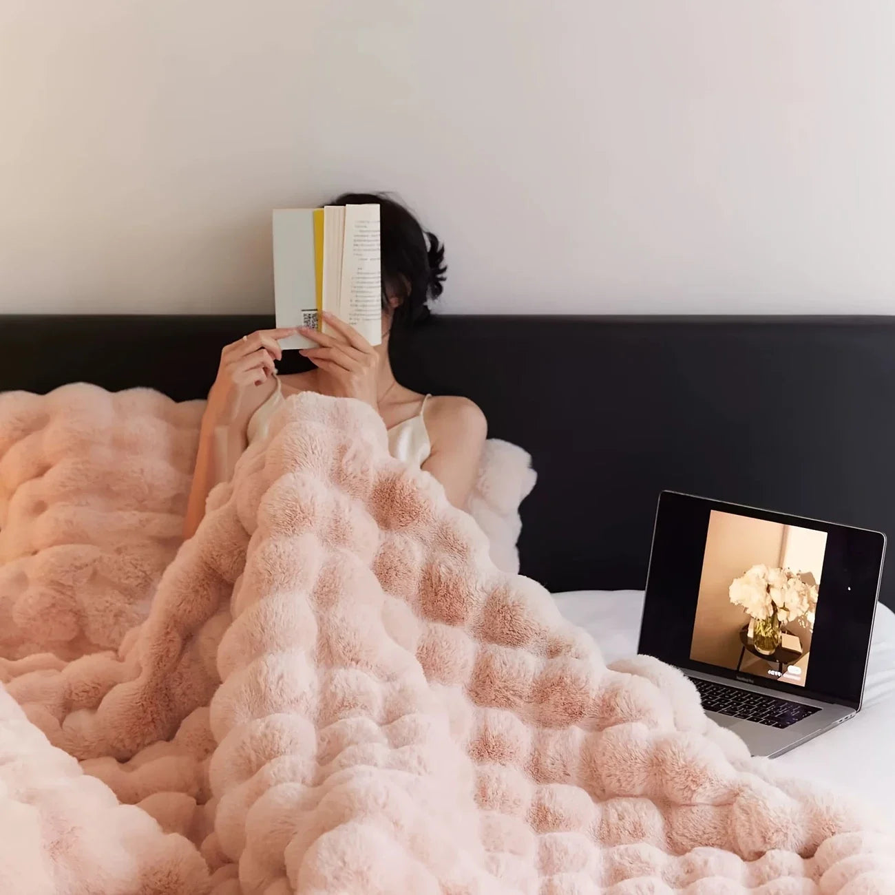 Soft and Warm Faux Rabbit Fleece Blanket - Cozy Throw for Home 5
