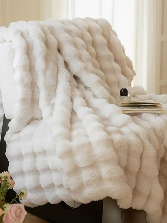Soft and Warm Fleece Blanket - Cozy Throw for Couch, Bed & Home